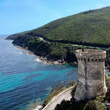 Maison A La Pointe Du Cap Corse